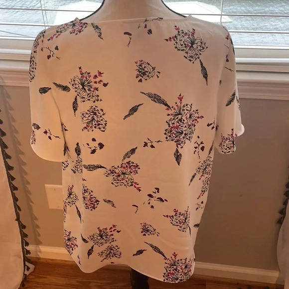 Alfani Shirt Sleeve Ruffle Detail Print Blouse Medium Flowing Style Black Pink - Picture 5 of 8